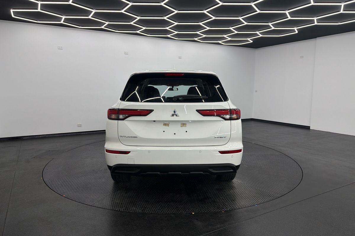 2024 Mitsubishi Outlander PHEV ES ZM