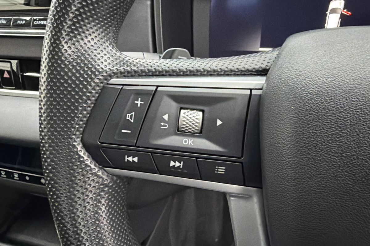 2024 Mitsubishi Outlander PHEV ES ZM