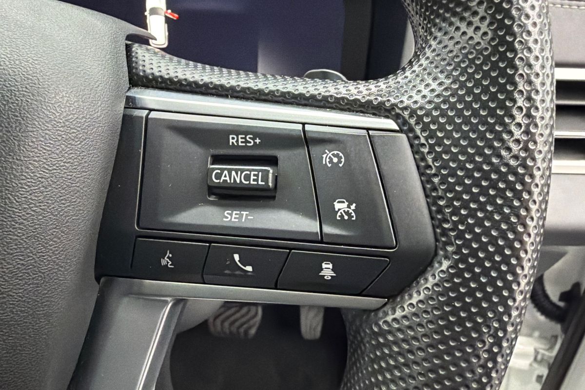 2024 Mitsubishi Outlander PHEV ES ZM