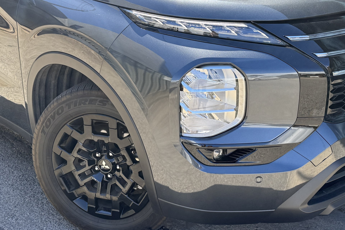 2025 Mitsubishi ZM
