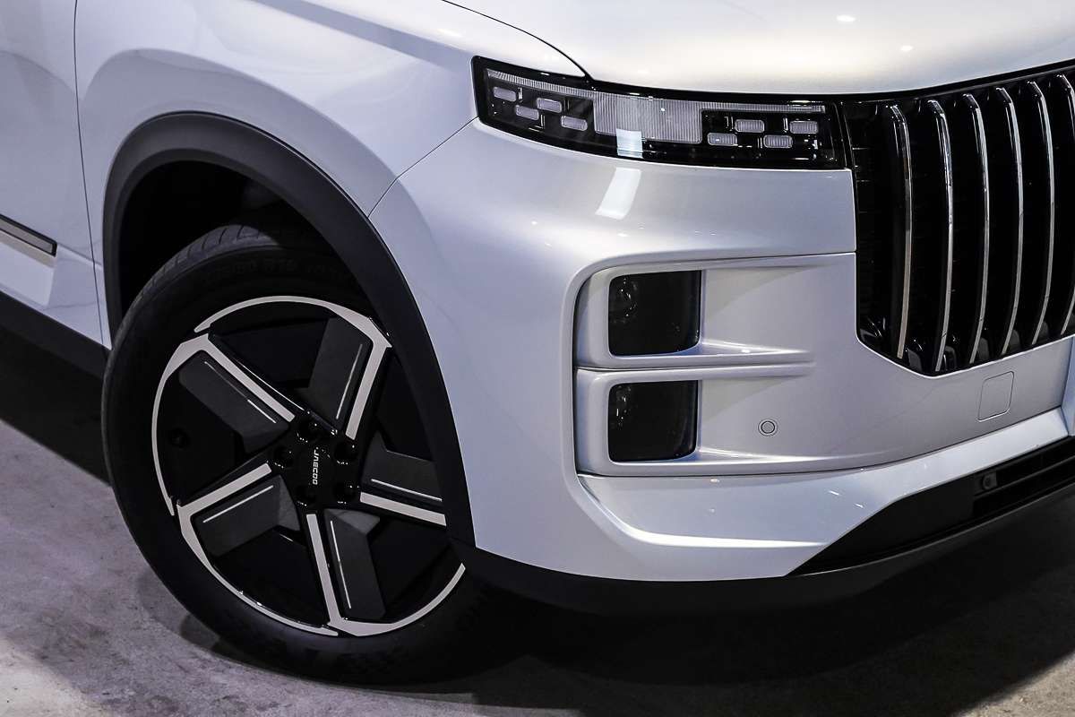 2025 OMODA JAECOO J7 SHS Track