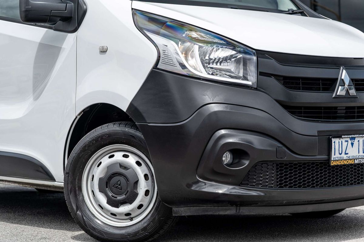 2022 Mitsubishi Express GLX SN SWB