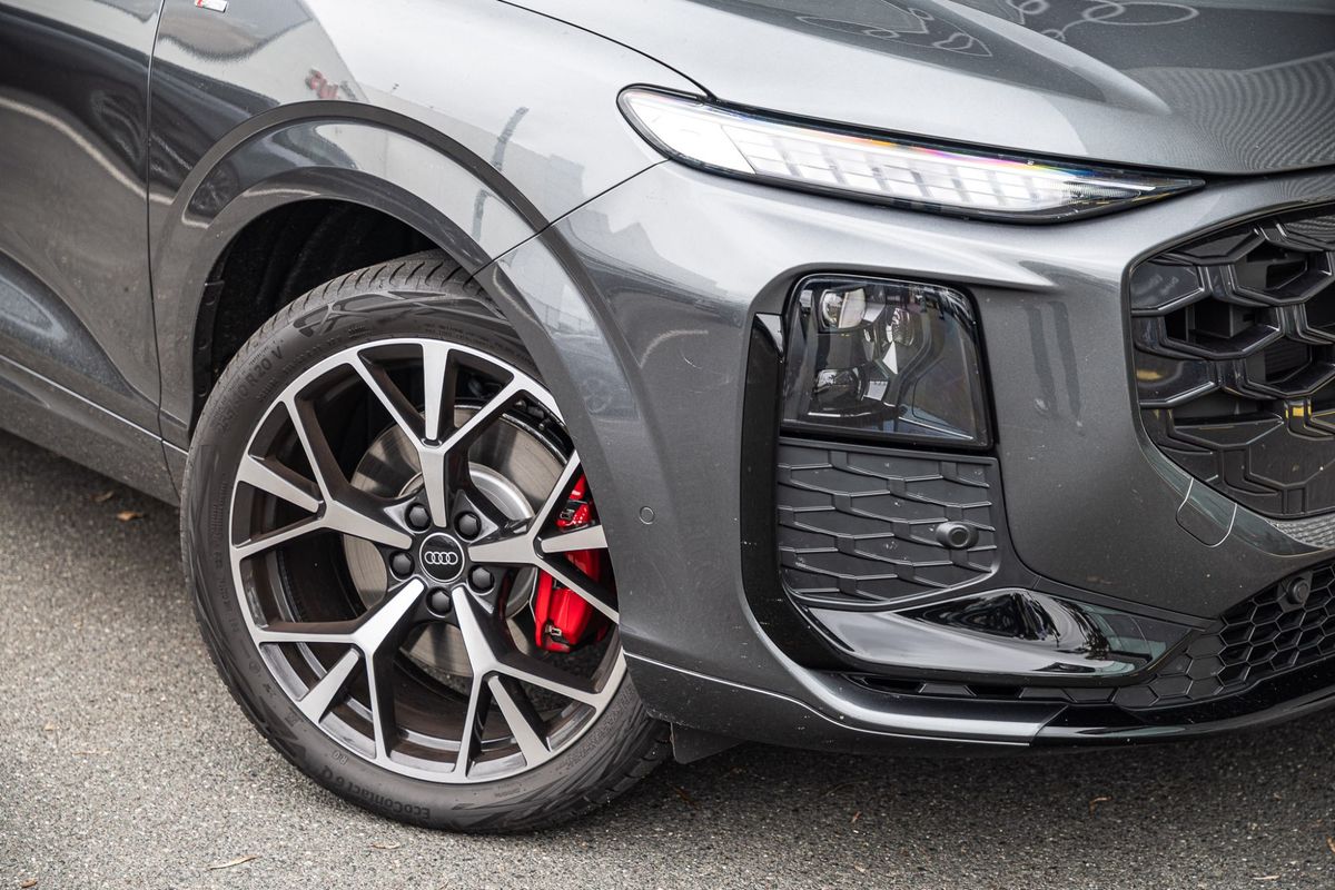 2026 Audi Q3 TFSI 195kW FJ