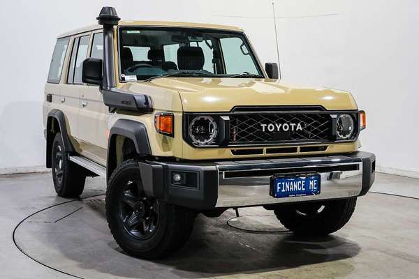 2025 Toyota Landcruiser GXL GDJL76R