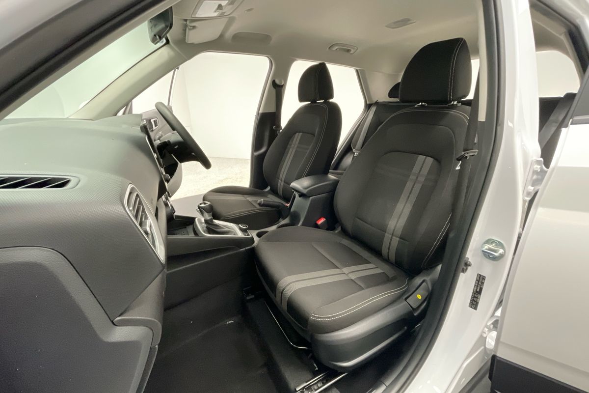 2025 Hyundai Venue Active QX.V5