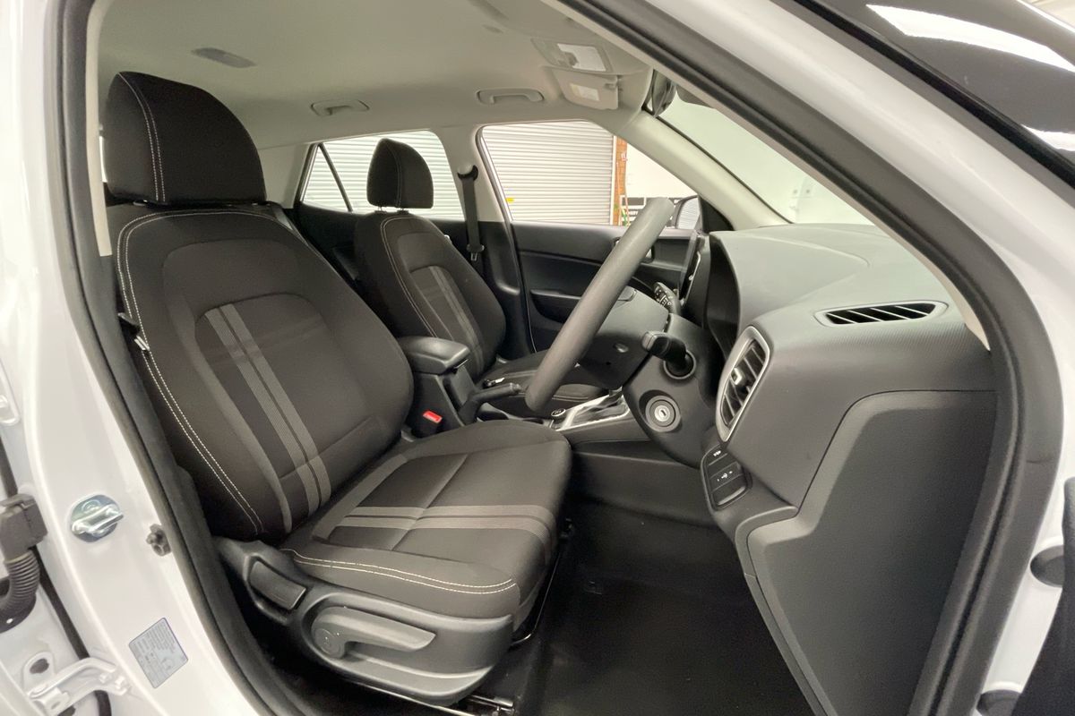 2025 Hyundai Venue Active QX.V5