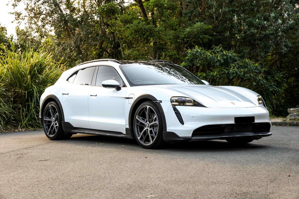 2023 Porsche Taycan 4 Y1B