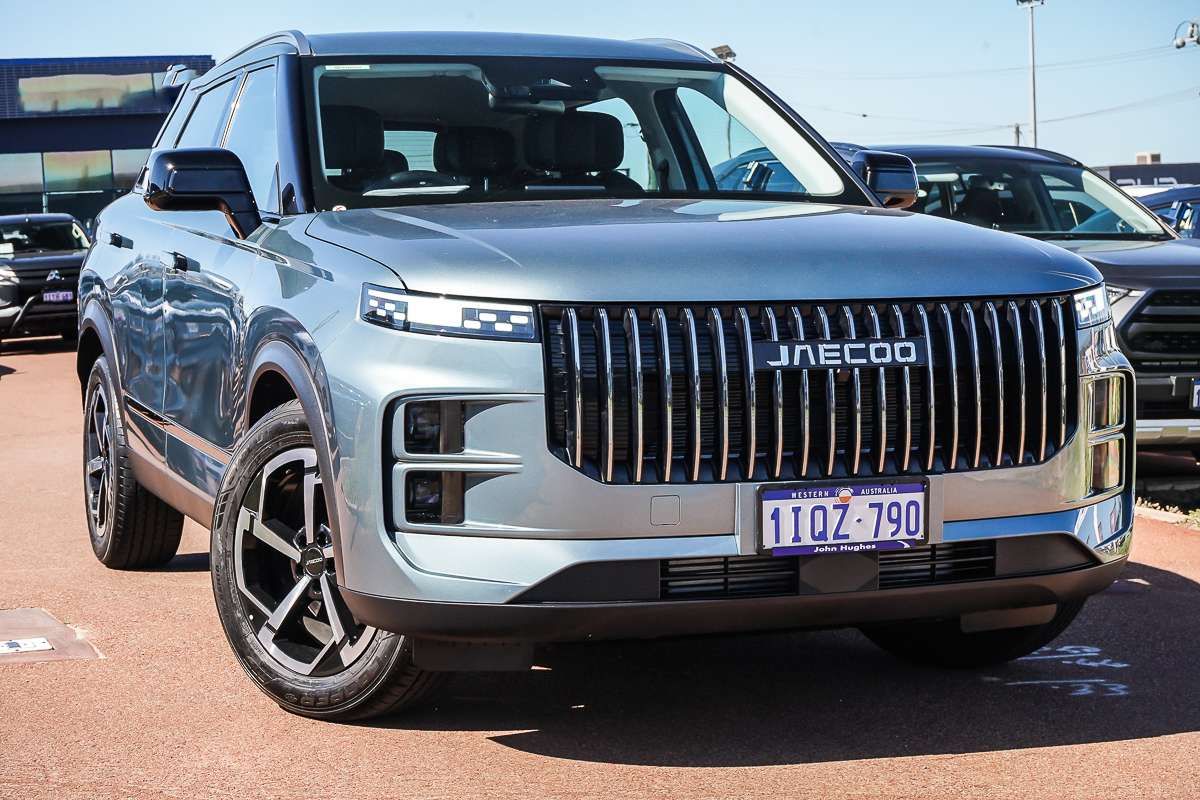 2025 OMODA JAECOO J7 Core