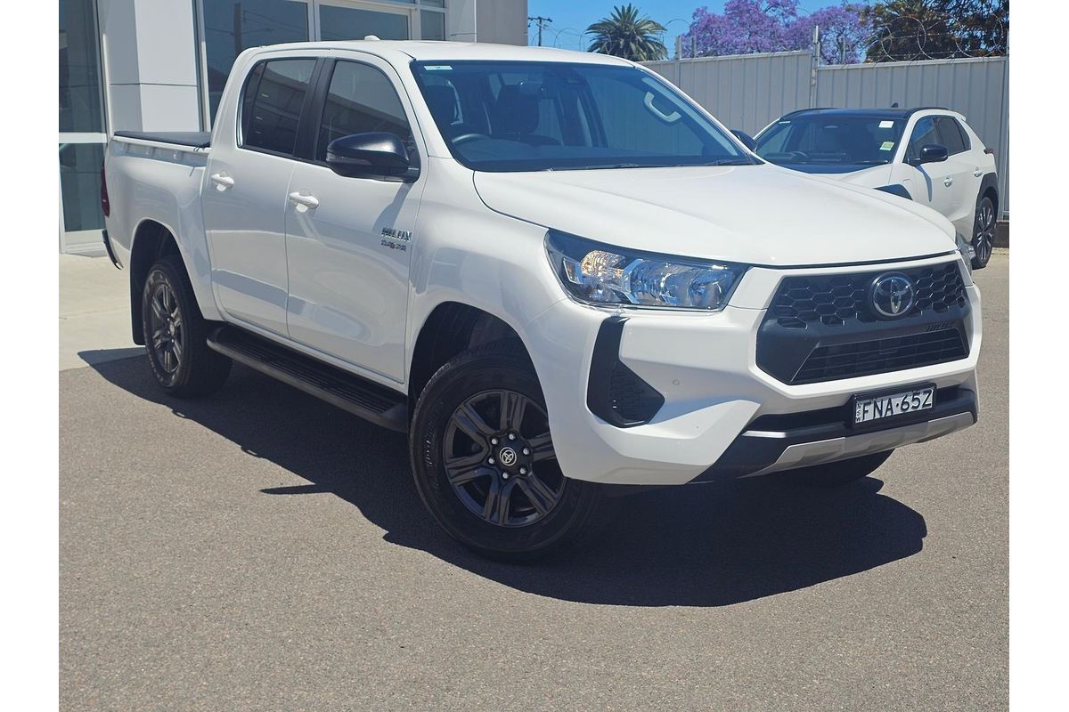 2024 Toyota Hilux SR GUN126R 4X4