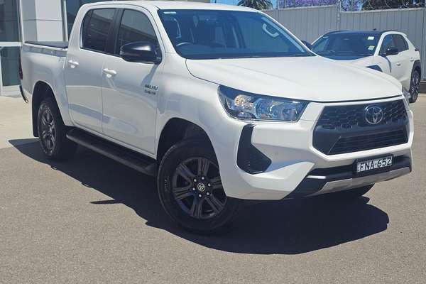 2024 Toyota Hilux SR GUN126R 4X4