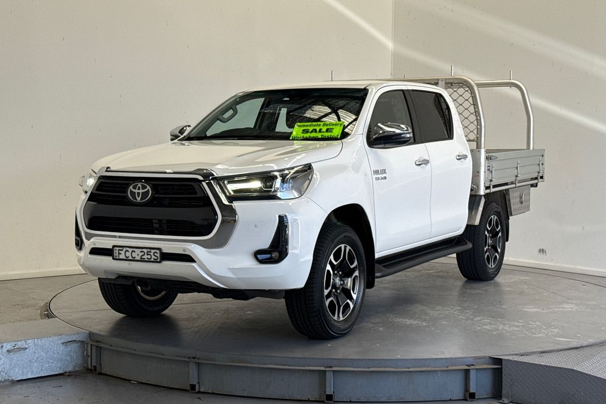 2023 Toyota Hilux SR5 + PREMIUM INTERIOR (4x4) GUN126R 4X4