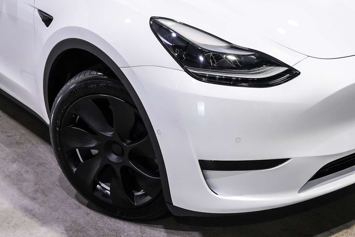 2024 Tesla Model Y Rear-Wheel Drive