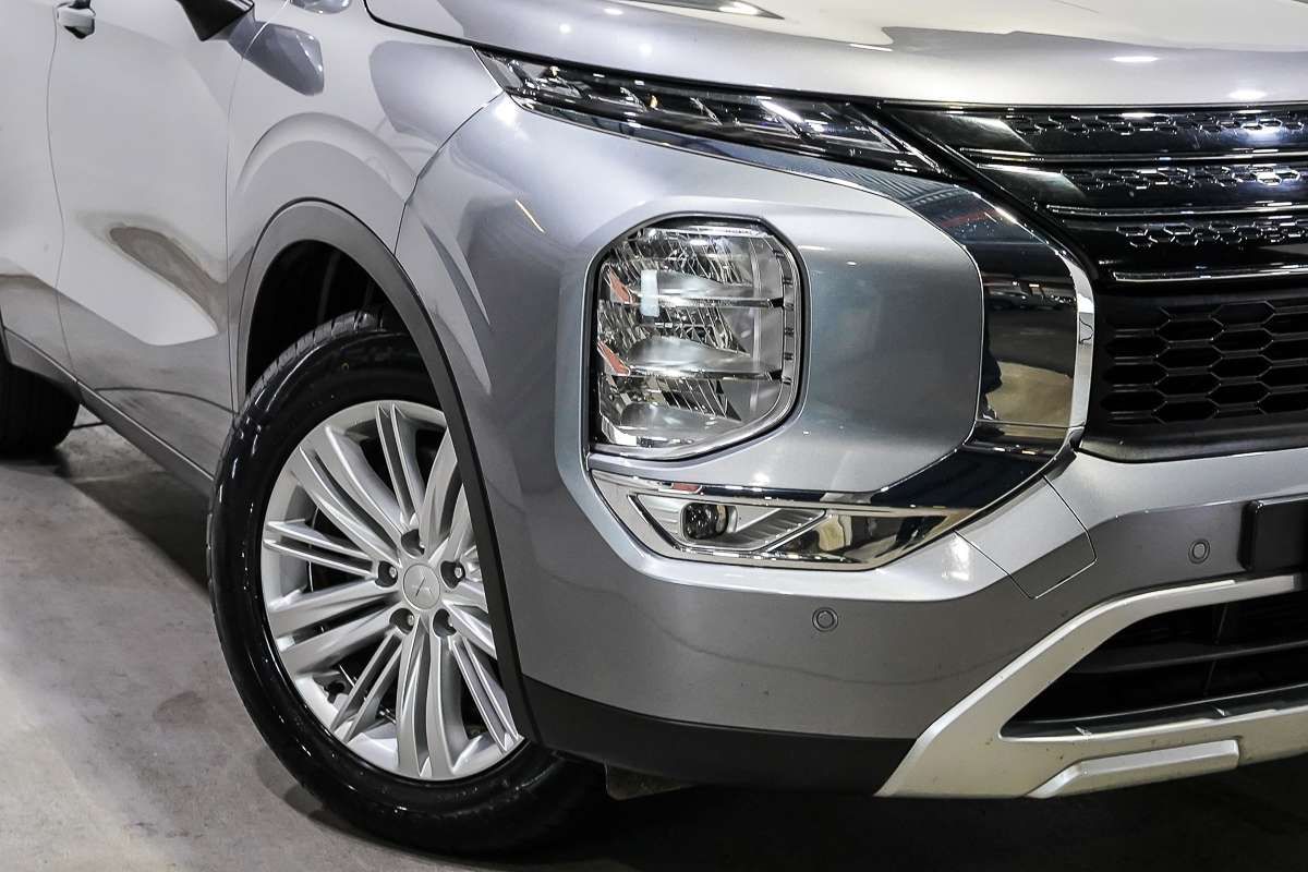 2022 Mitsubishi Outlander LS ZM