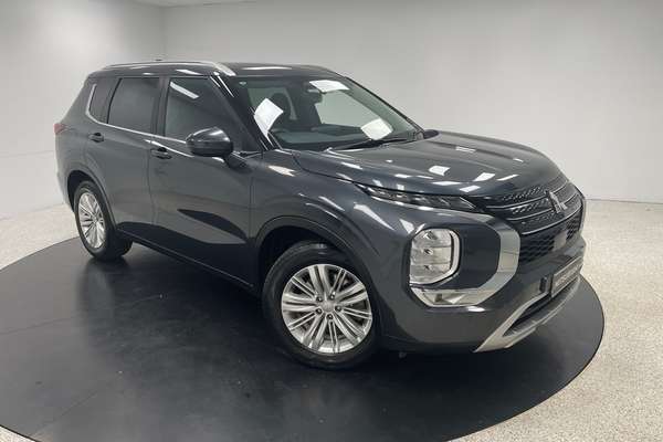 2024 Mitsubishi Outlander LS ZM