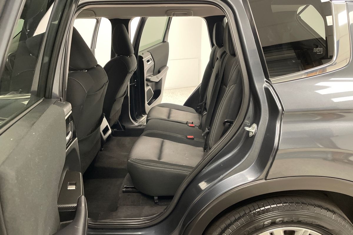 2024 Mitsubishi Outlander LS ZM