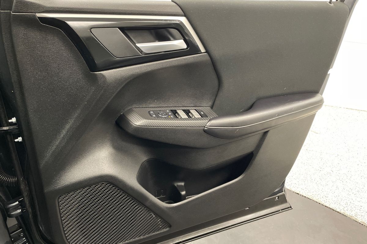 2024 Mitsubishi Outlander LS ZM