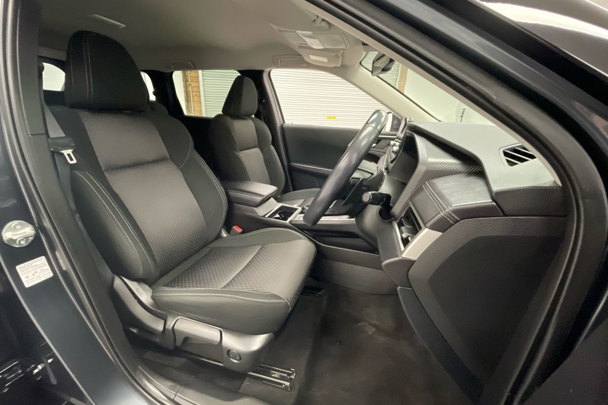 2024 Mitsubishi Outlander LS ZM
