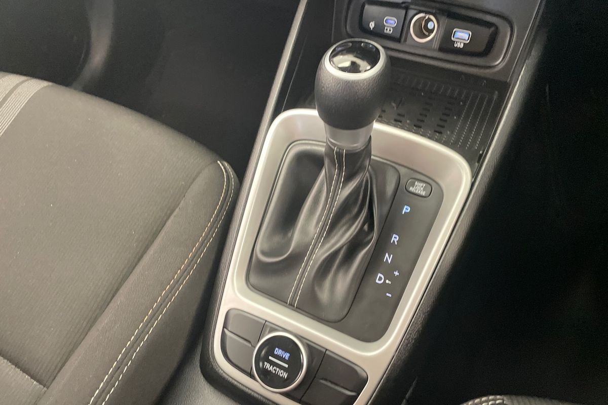 2025 Hyundai Venue Active QX.V5