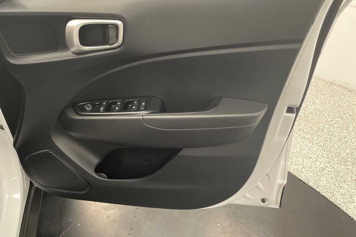 2025 Hyundai Venue Active QX.V5