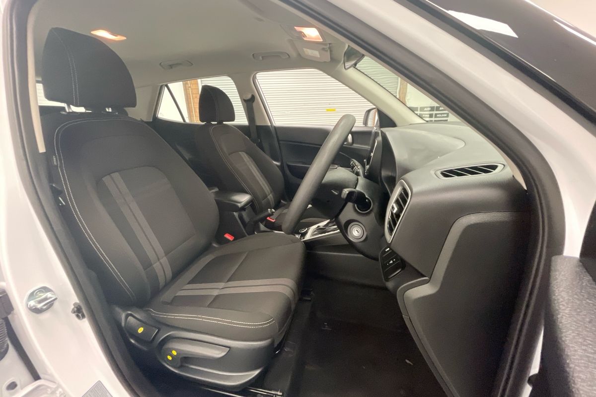 2025 Hyundai Venue Active QX.V5