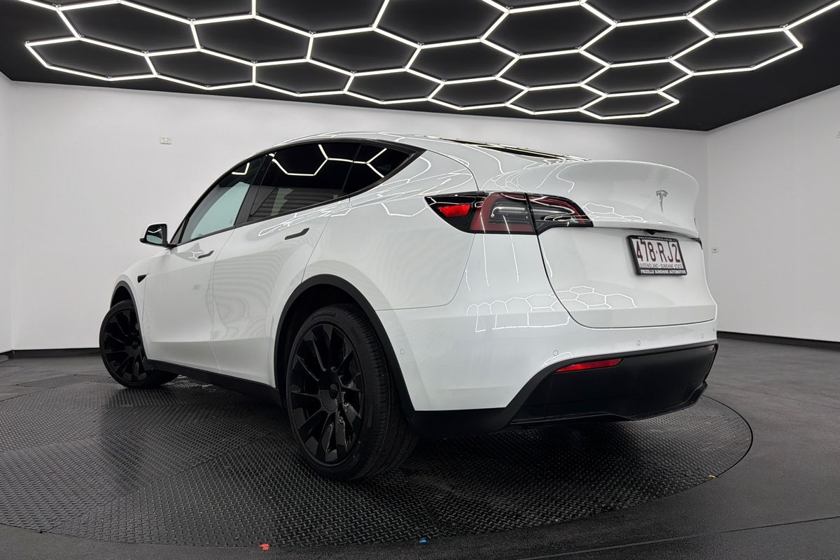 2023 Tesla Model Y Rear-Wheel Drive