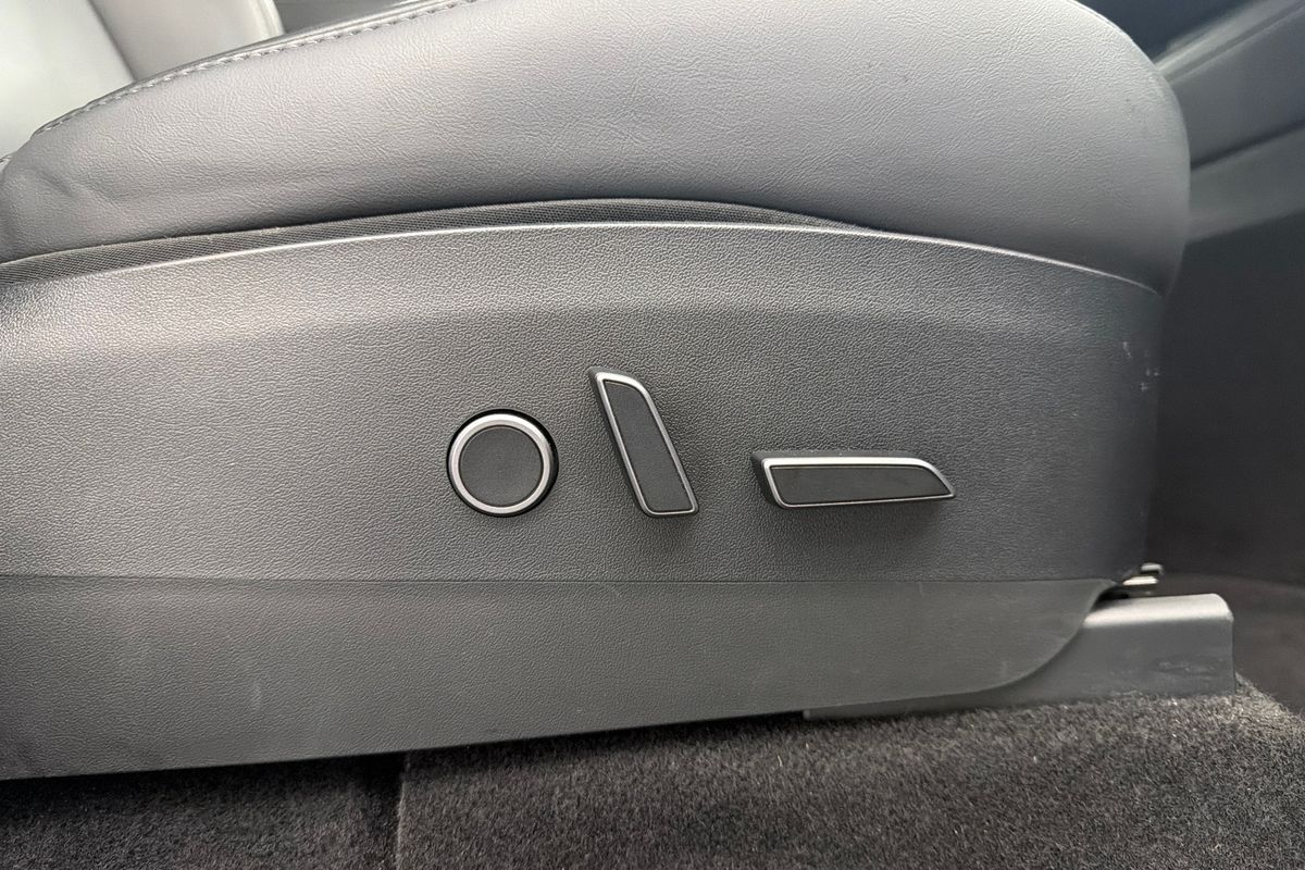 2023 Tesla Model Y Rear-Wheel Drive