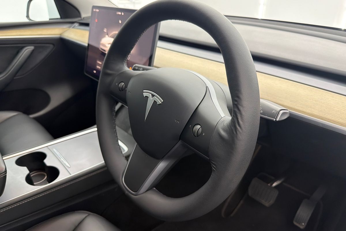 2023 Tesla Model Y Rear-Wheel Drive