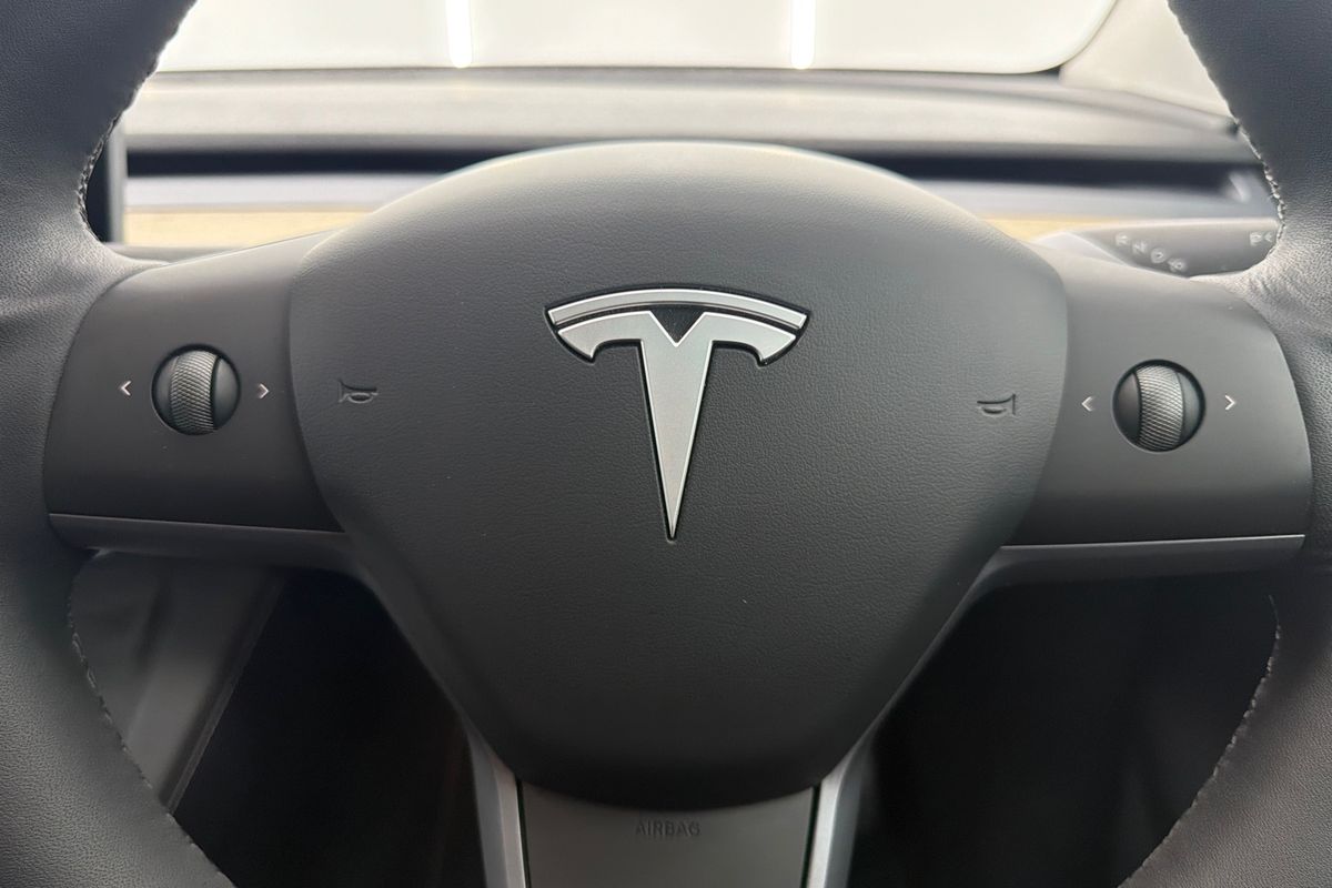 2023 Tesla Model Y Rear-Wheel Drive