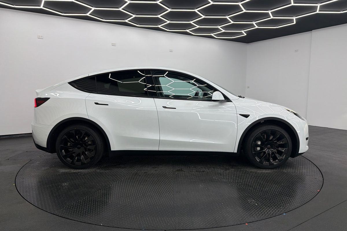 2023 Tesla Model Y Rear-Wheel Drive