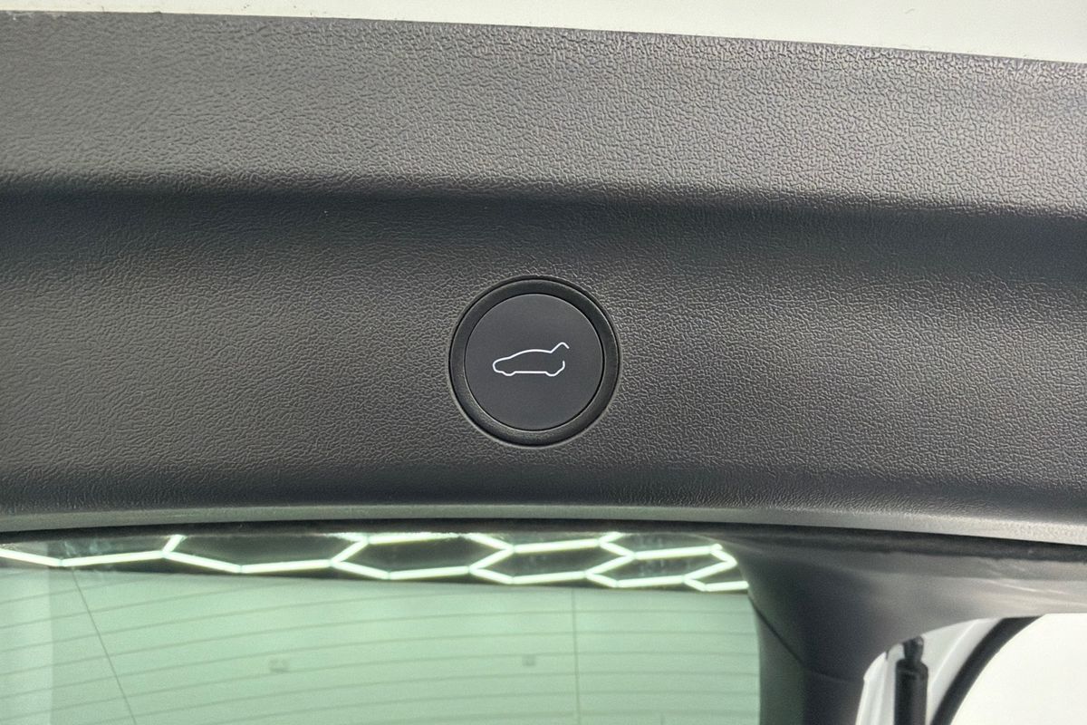 2023 Tesla Model Y Rear-Wheel Drive