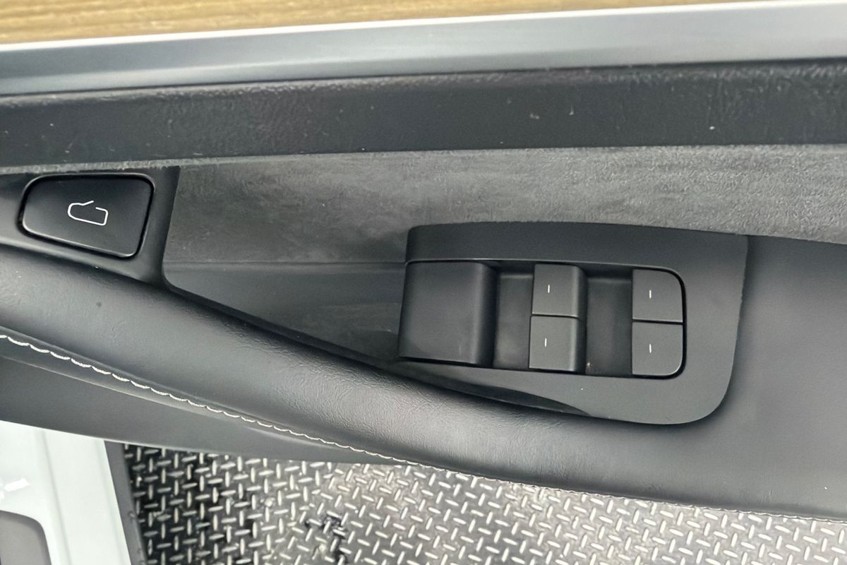 2023 Tesla Model Y Rear-Wheel Drive
