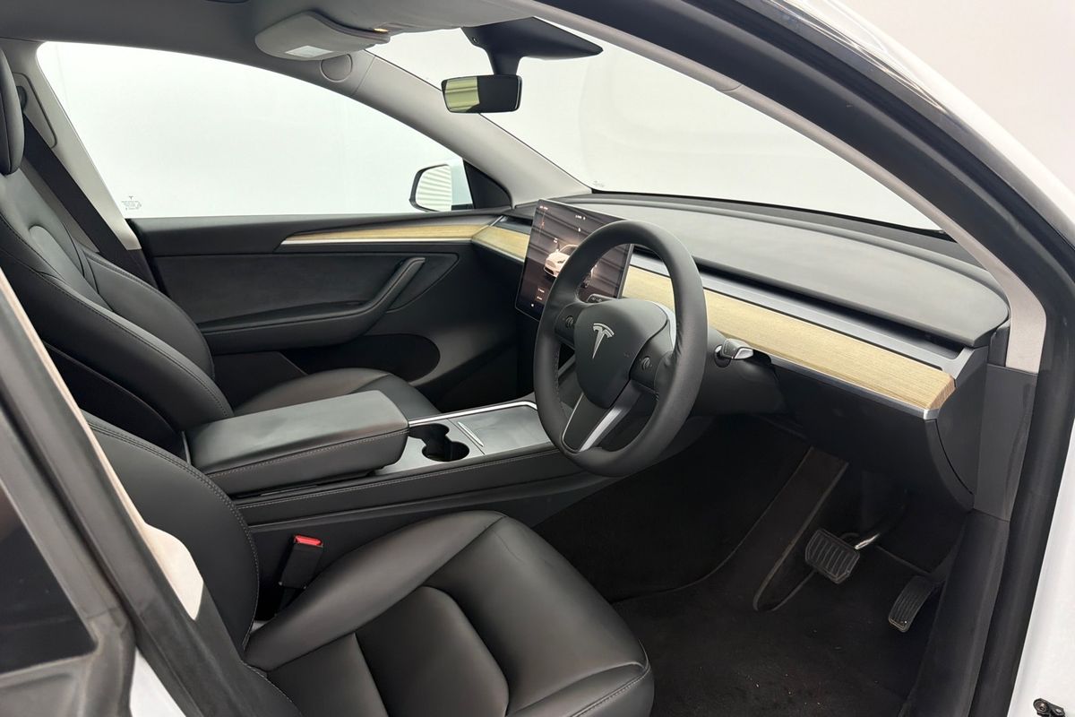 2023 Tesla Model Y Rear-Wheel Drive