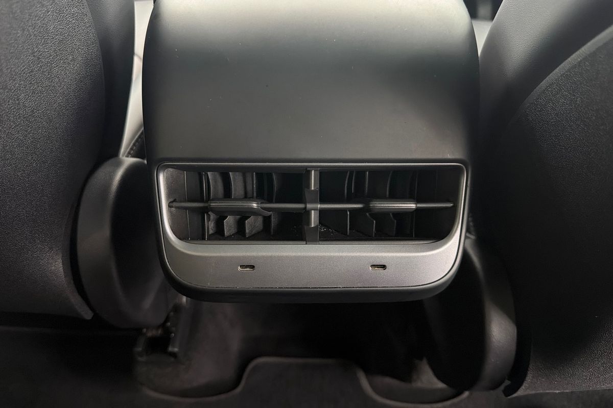 2023 Tesla Model Y Rear-Wheel Drive