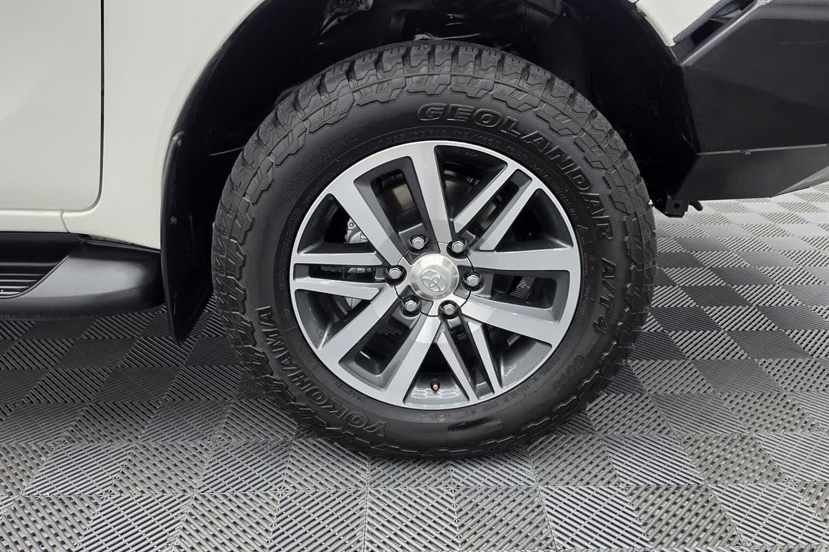 2019 Toyota Hilux SR5 GUN126R 4X4