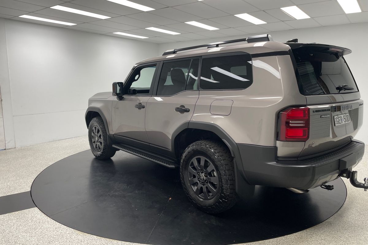 2025 Toyota Landcruiser Prado Altitude GDJ251R