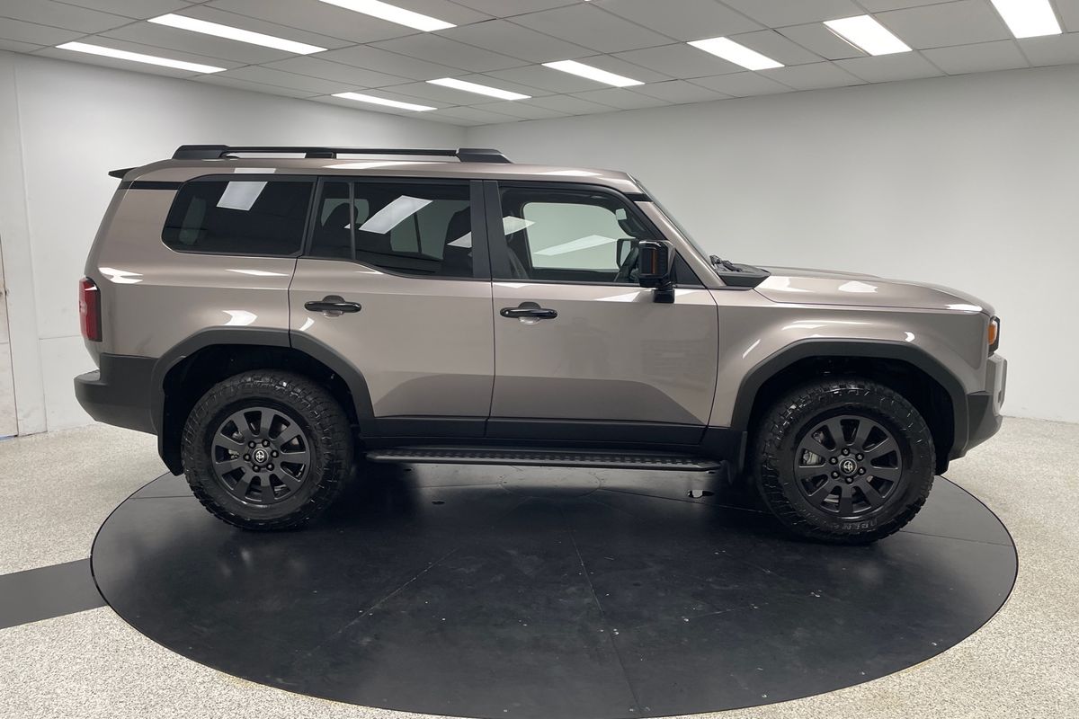 2025 Toyota Landcruiser Prado Altitude GDJ251R