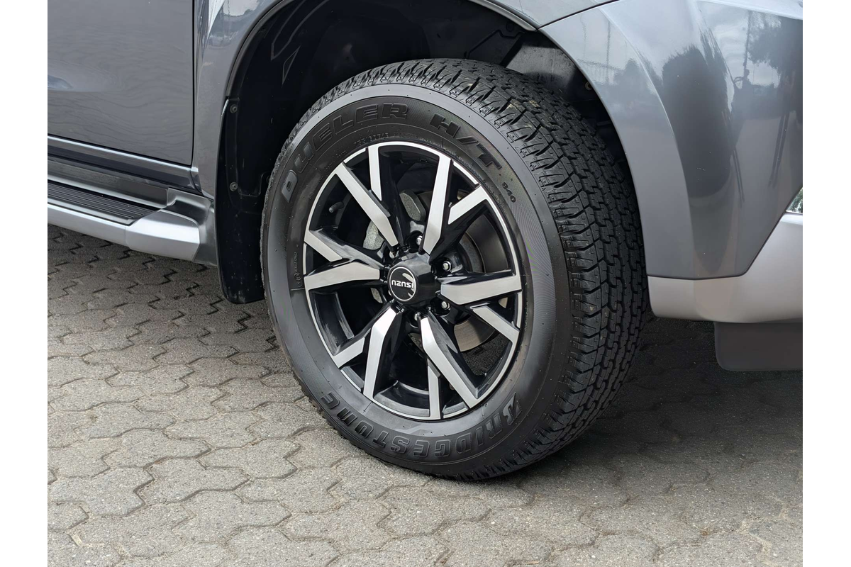 2021 Isuzu MU-X LS-T