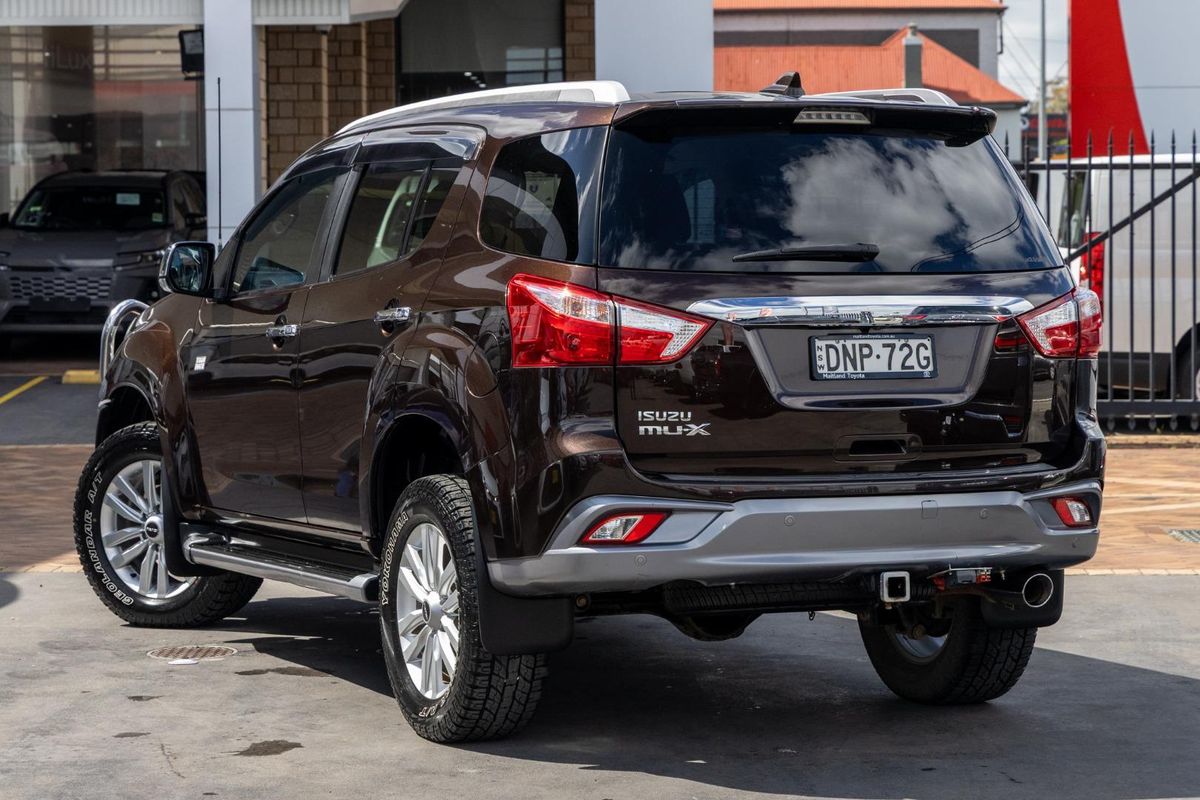 2017 Isuzu MU-X LS-T