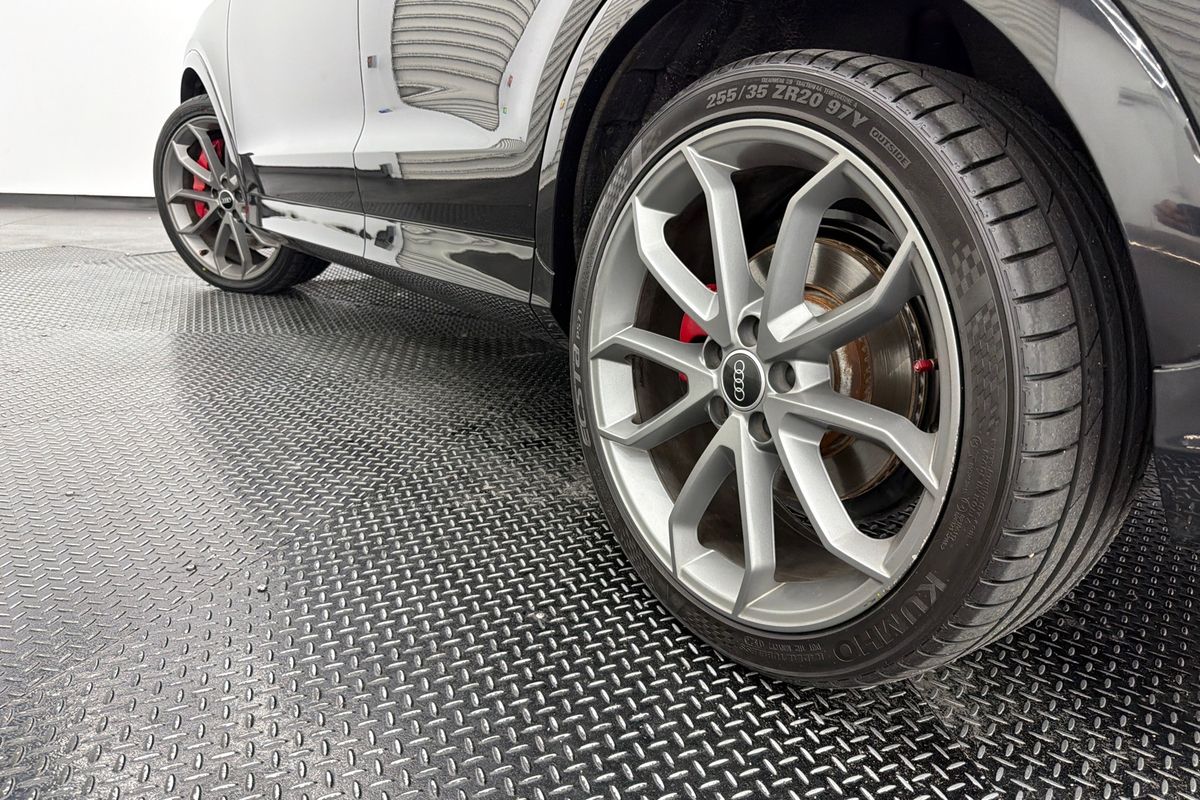 2016 Audi RS Q3 performance 8U