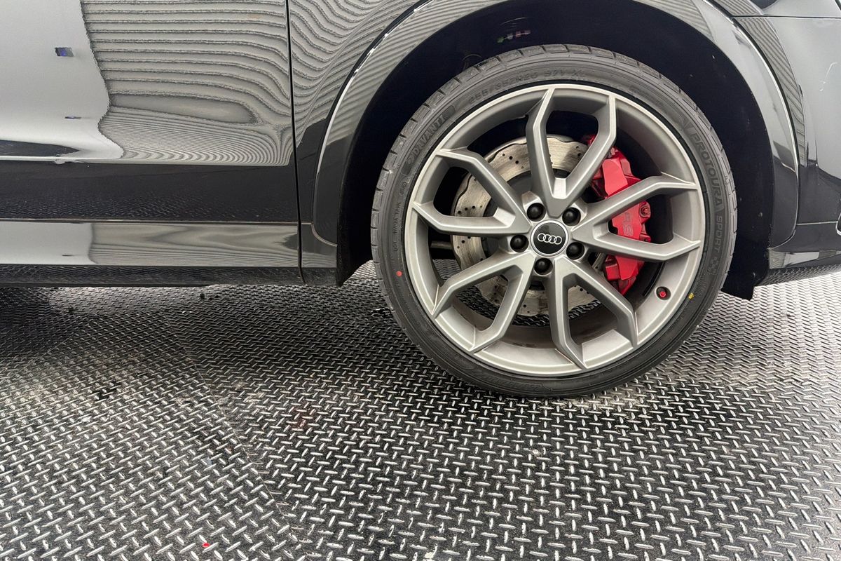 2016 Audi RS Q3 performance 8U