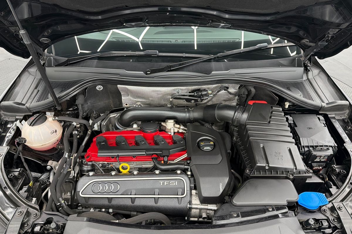 2016 Audi RS Q3 performance 8U