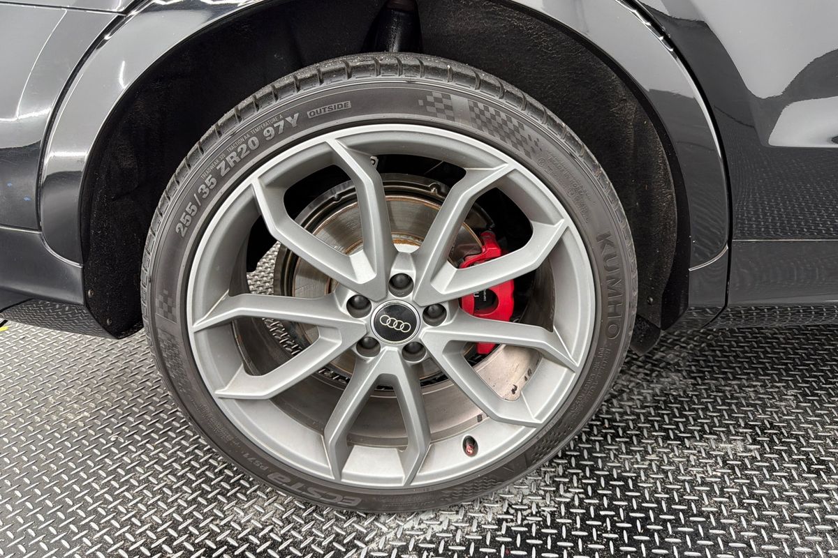 2016 Audi RS Q3 performance 8U
