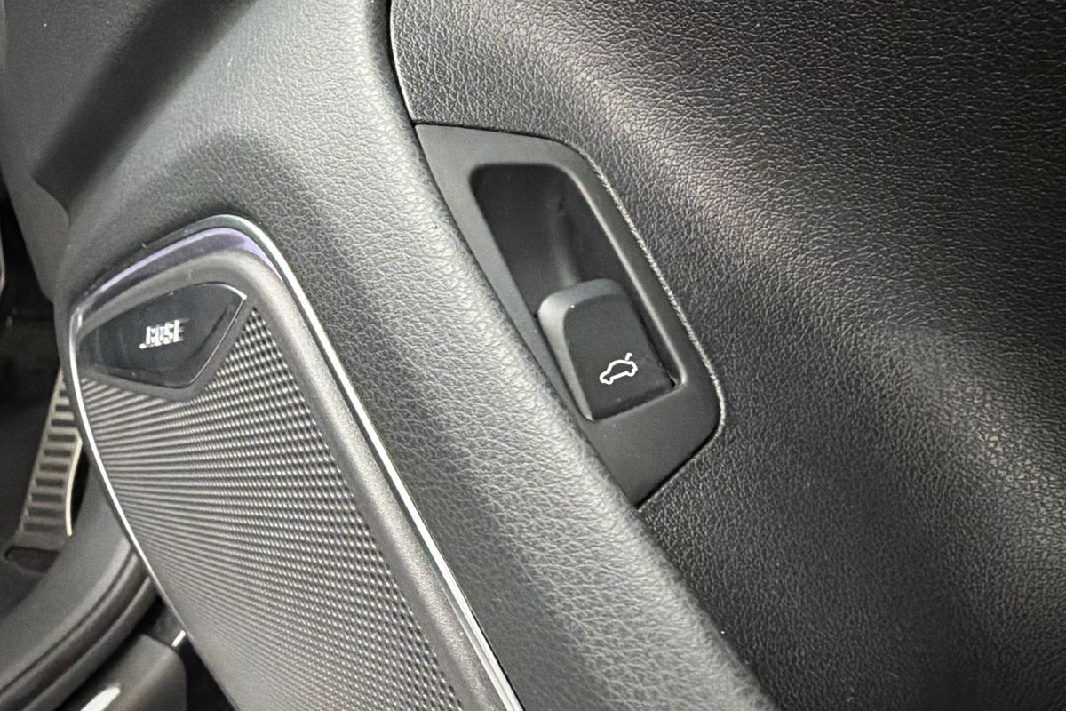 2016 Audi RS Q3 performance 8U
