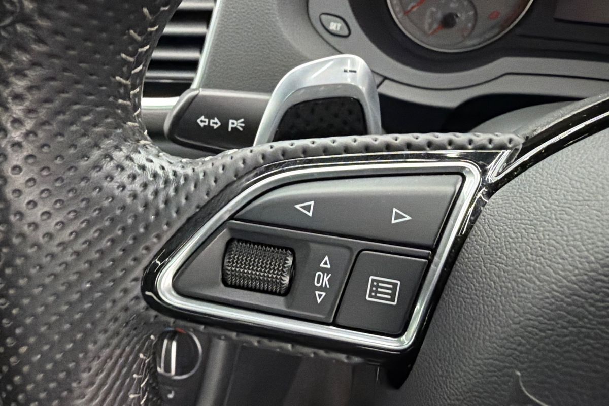 2016 Audi RS Q3 performance 8U