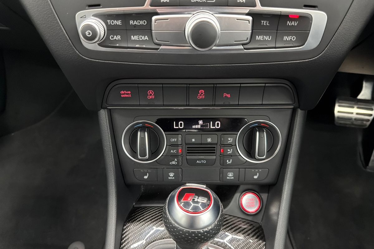2016 Audi RS Q3 performance 8U