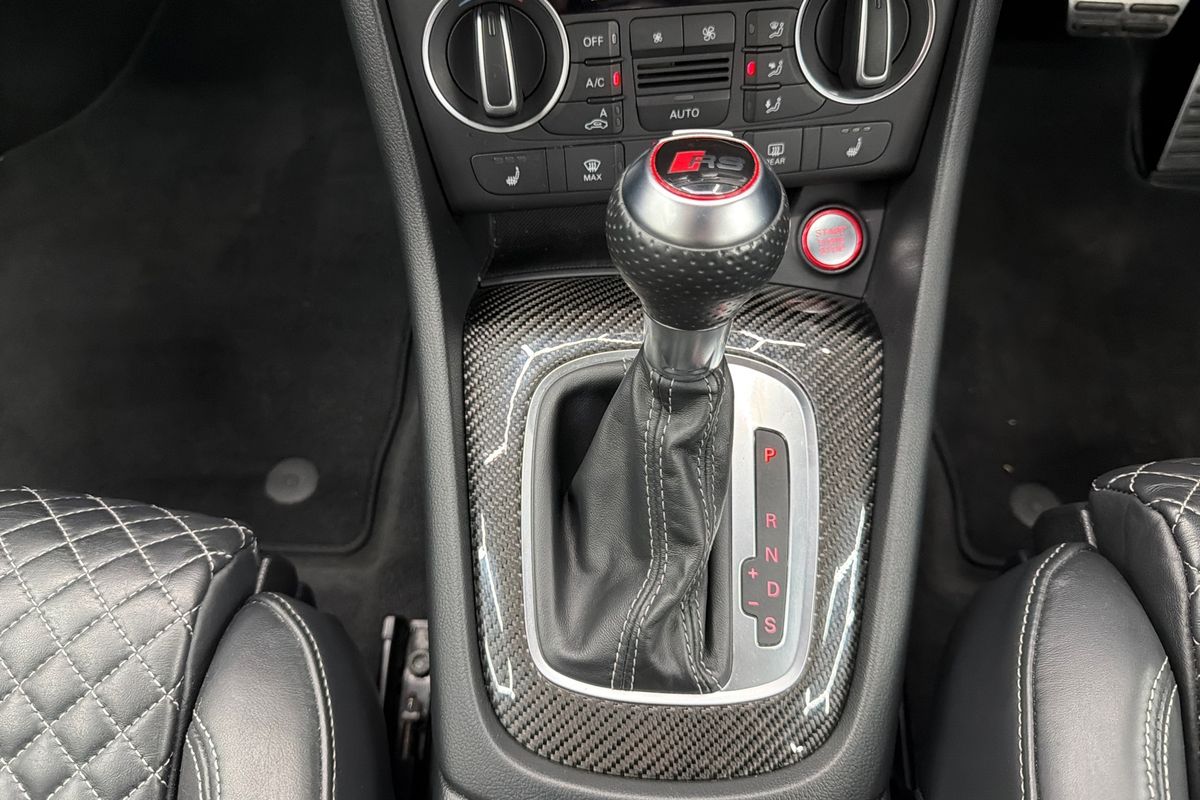 2016 Audi RS Q3 performance 8U