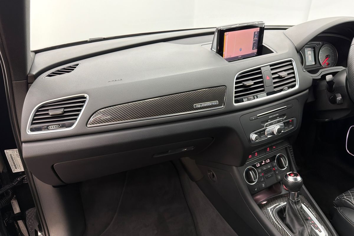 2016 Audi RS Q3 performance 8U