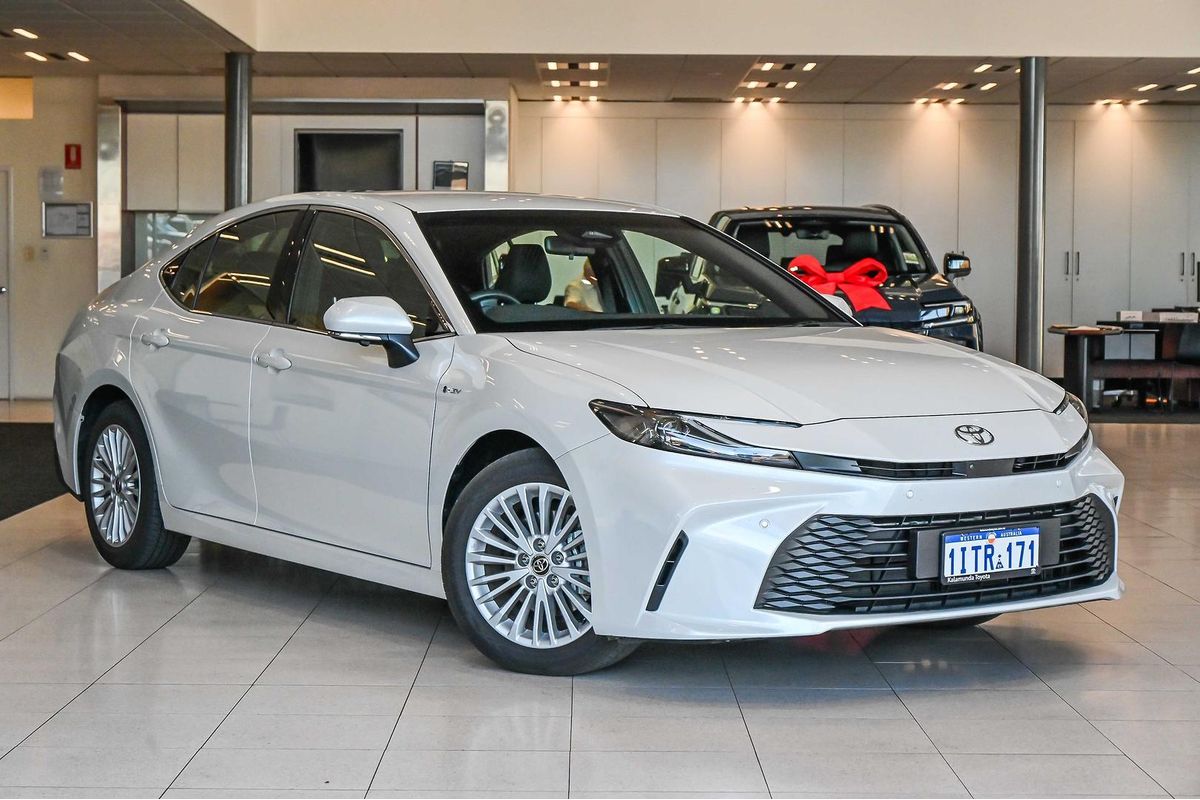 2025 Toyota Camry Ascent AXVH80R
