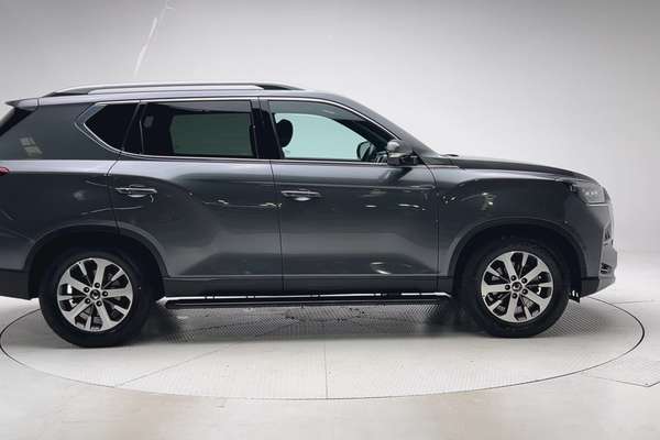 2022 KGM Rexton ELX Y450 thumb-3