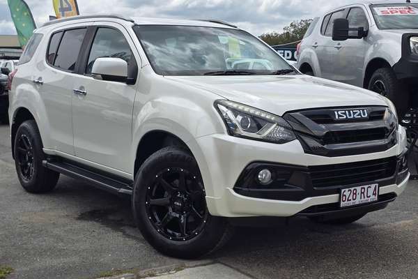 2020 Isuzu MU-X Onyx Edition